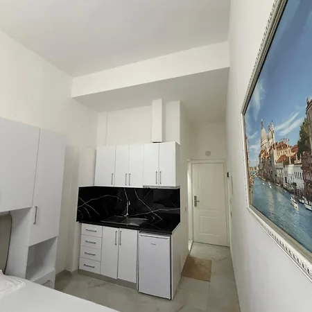 Xhani Boutique Гостевой дом 3*